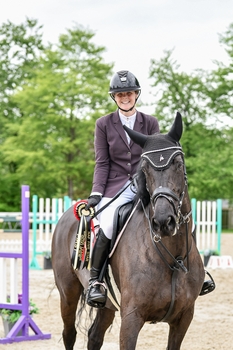 Elizabeth Mantel Tops the Podium at NAF Five Star Summer Bronze League Qualifier at Dorset Showground